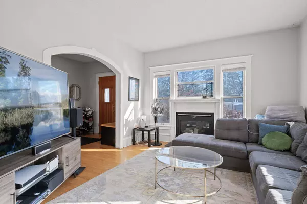 4131 Queen AVE N, Minneapolis, MN 55412