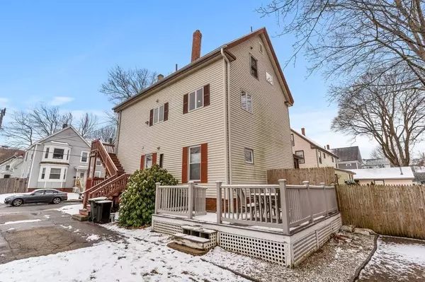 23 Pearl St #B, Amesbury, MA 01913