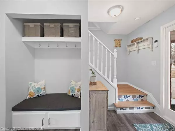 5060 HILLCREST Court, Trenton, MI 48183