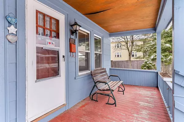 21 Madison St, Amesbury, MA 01913