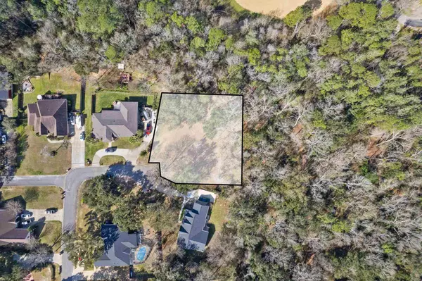 970 Urban Dr, Cantonment, FL 32533