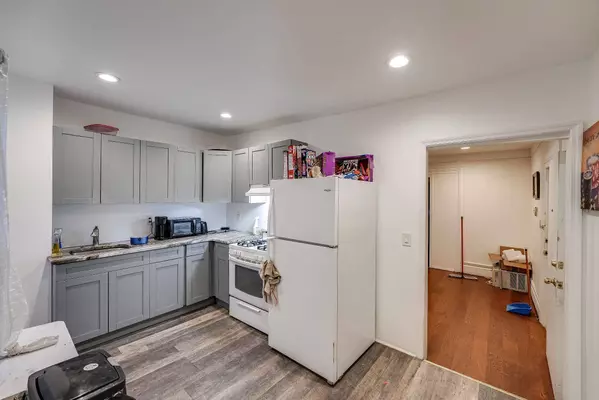 115 BELMONT AVE, Jc Journal Square, NJ 07304