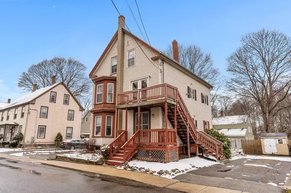 23 Pearl St #B, Amesbury, MA 01913