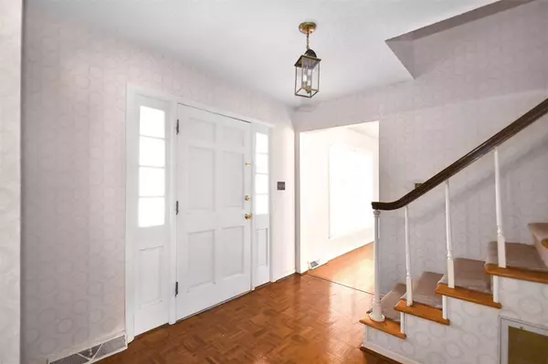 2116 E Providence DR, Charlotte, NC 28270