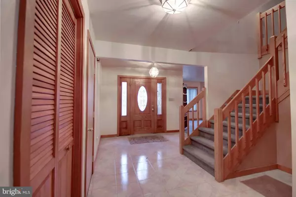 4050 HEATHER CT, Northampton, PA 18067