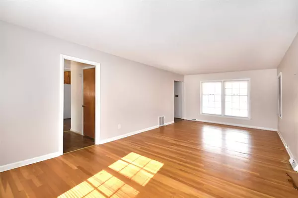 2116 E Providence DR, Charlotte, NC 28270