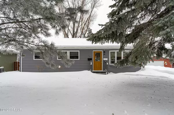 1011 19TH S, Grand Forks, ND 58201