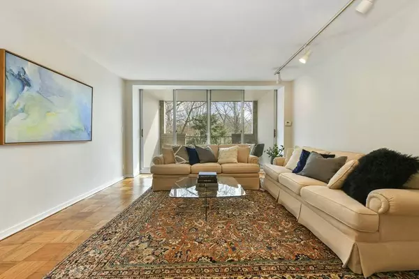 99 Pond Ave #217, Brookline, MA 02445