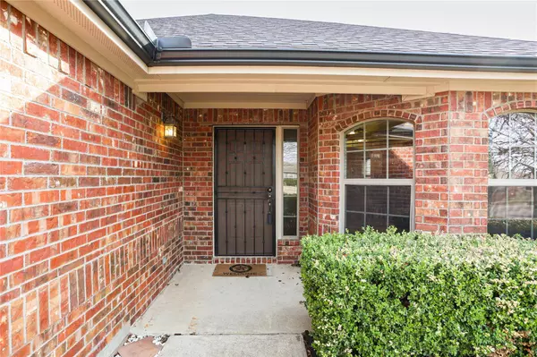 223 Villanova Drive, Van Alstyne, TX 75495