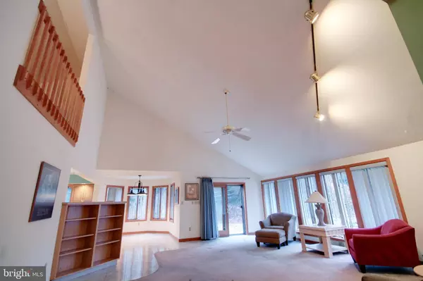 4050 HEATHER CT, Northampton, PA 18067