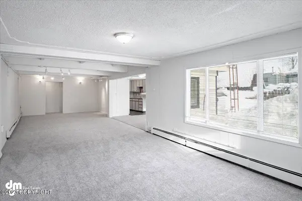 6721 E 10th AVE, Anchorage, AK 99504