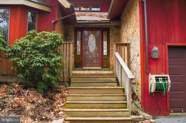 4050 HEATHER CT, Northampton, PA 18067