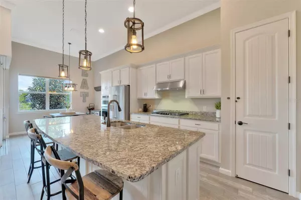 11825 BLUE HILL TRL, Bradenton, FL 34211