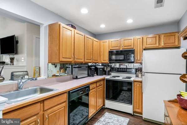 1002 SQUIRREL RD, Marlton, NJ 08053