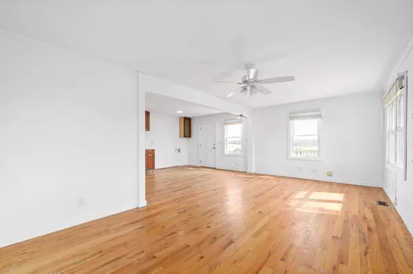 1068 Hugh Hunter Rd, Oak Grove, KY 42262