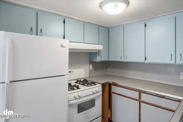 6721 E 10th AVE, Anchorage, AK 99504