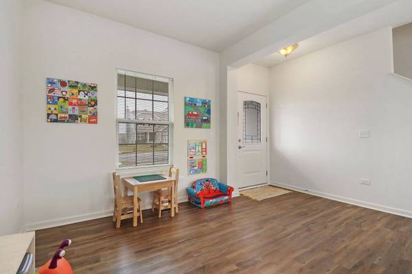 1739 Wentworth DR, Fox Lake, IL 60020