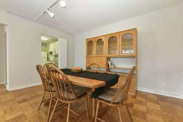 99 Pond Ave #217, Brookline, MA 02445