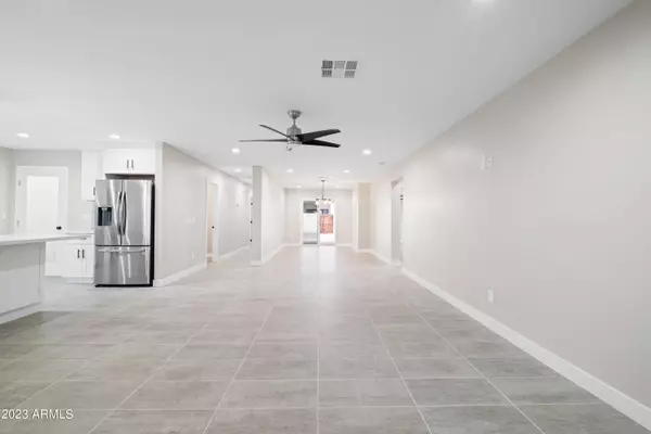 1420 E WELDON Avenue, Phoenix, AZ 85014