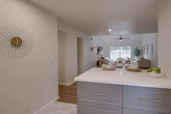 10279 Caminito Covewood, San Diego, CA 92131