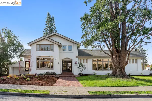 1016 Ashmount Ave, Oakland, CA 94610