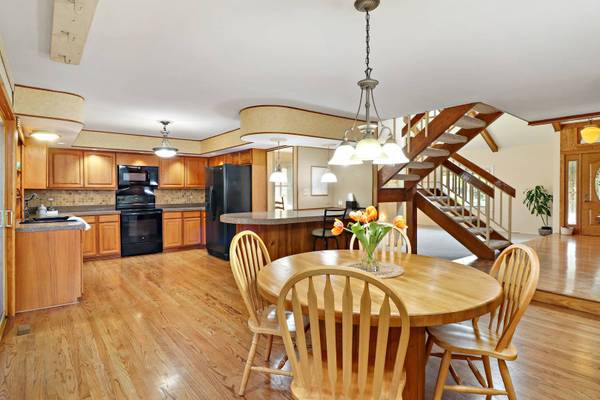 90 Cypress CT, Palatine, IL 60067