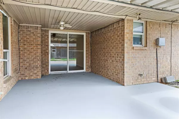 1718 W Crescent Drive, Sherman, TX 75092