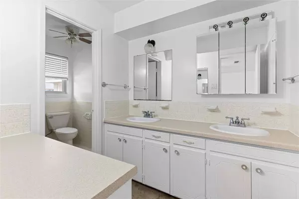 1718 W Crescent Drive, Sherman, TX 75092