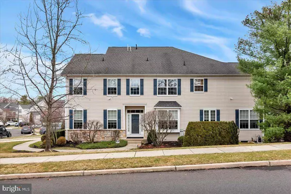 2 COMPASS CIR, Mount Laurel, NJ 08054