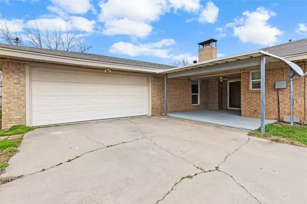 1718 W Crescent Drive, Sherman, TX 75092