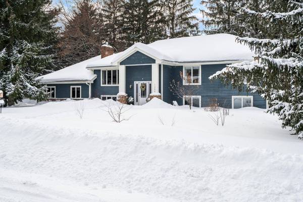 1266 Belmont DR, Woodbury, MN 55125