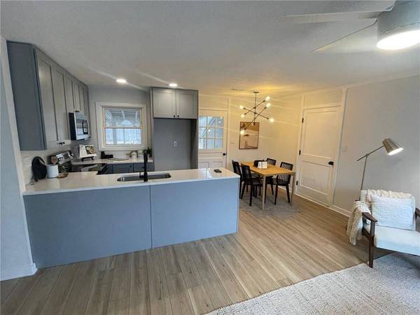 4542 N Locust ST, Kansas City, MO 64116