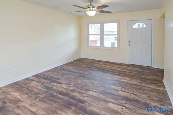 2423 Medaris Road NW, Huntsville, AL 35810