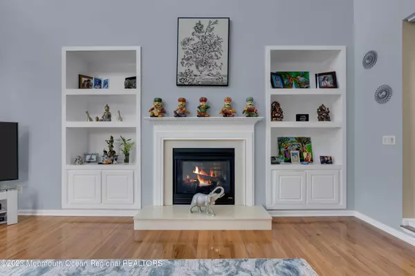 1813 Charlton Circle, Toms River, NJ 08755