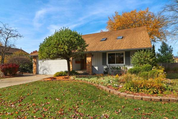 90 Cypress CT, Palatine, IL 60067