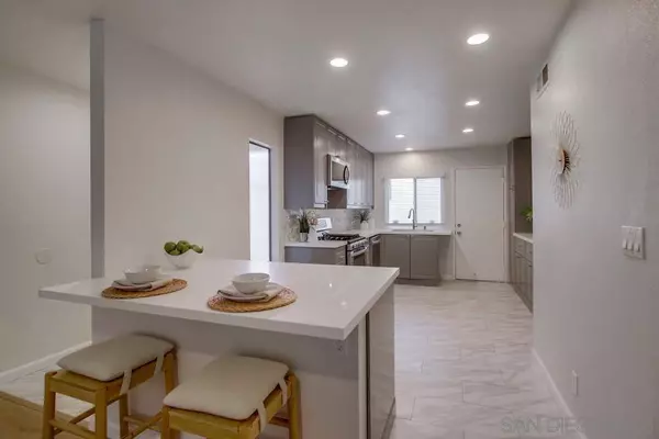 10279 Caminito Covewood, San Diego, CA 92131