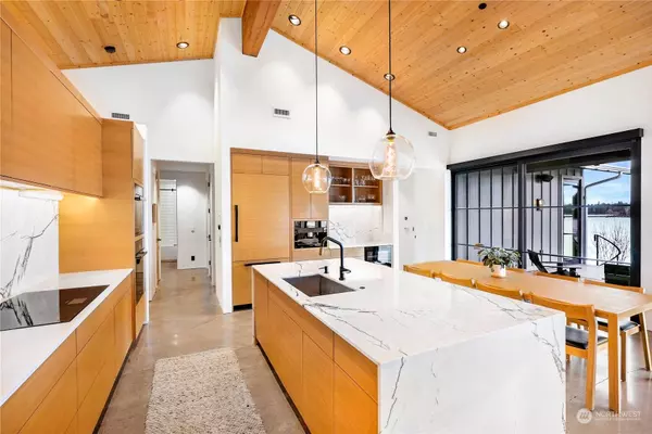 4722 N Island DR E, Bonney Lake, WA 98391