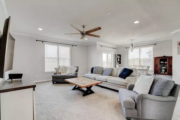 11912 Helenite DR, Noblesville, IN 46060