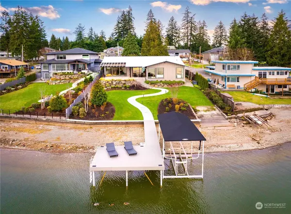 4722 N Island DR E, Bonney Lake, WA 98391