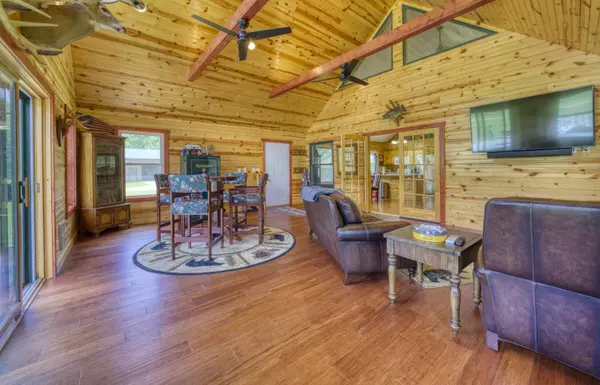 W709 Muenzenburger Rd, Washington, WI 54619