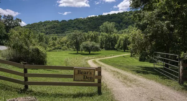 W709 Muenzenburger Rd, Washington, WI 54619