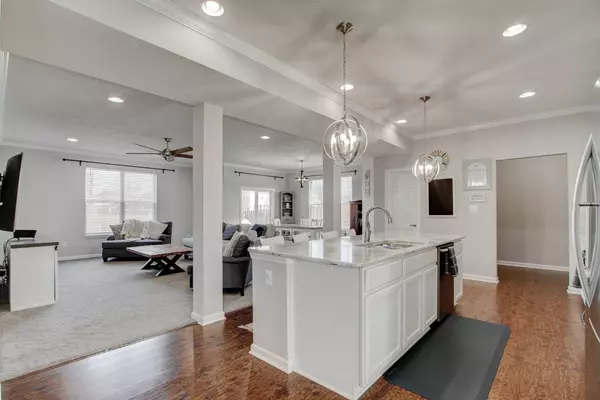 11912 Helenite DR, Noblesville, IN 46060