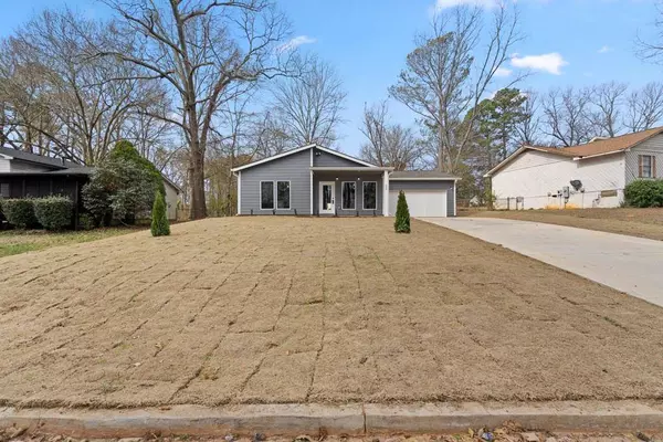 551 Autumn DR, Riverdale, GA 30274