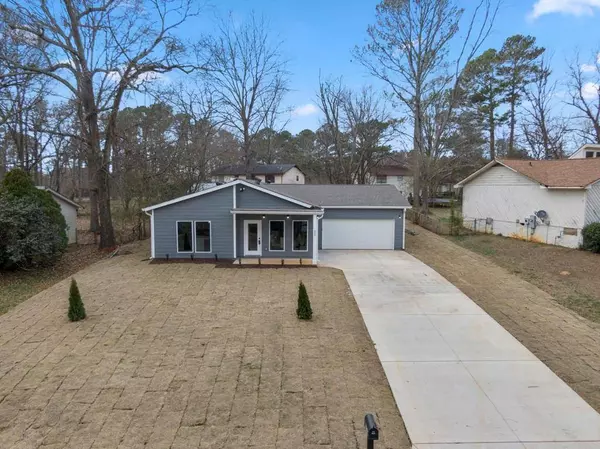 551 Autumn DR, Riverdale, GA 30274