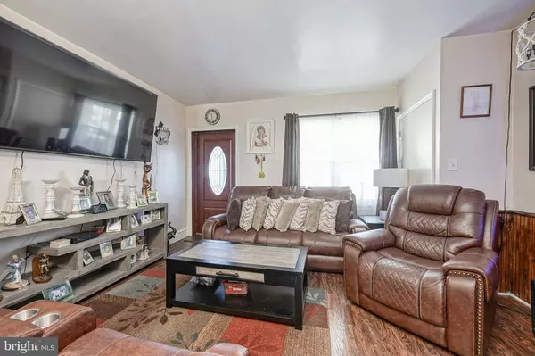 6327 GLENLOCH ST, Philadelphia, PA 19135