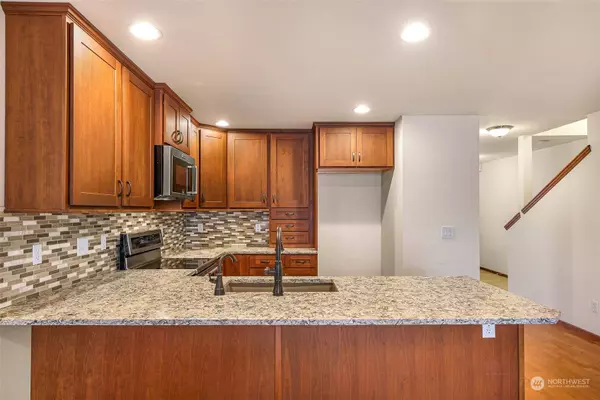 4163 Aurora LOOP, Bellingham, WA 98226