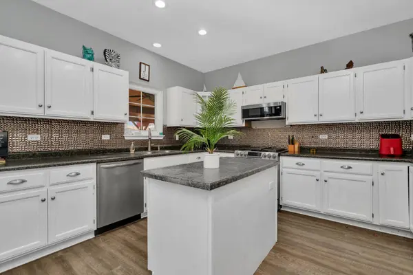 3905 Landings RD, Joliet, IL 60431