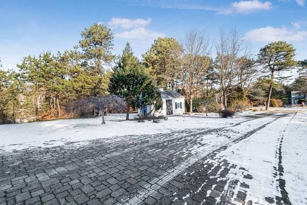 91 Fairview Lane, Plymouth, MA 02360