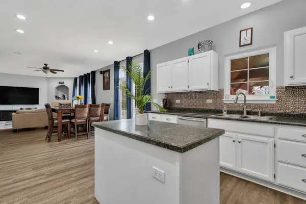 3905 Landings RD, Joliet, IL 60431