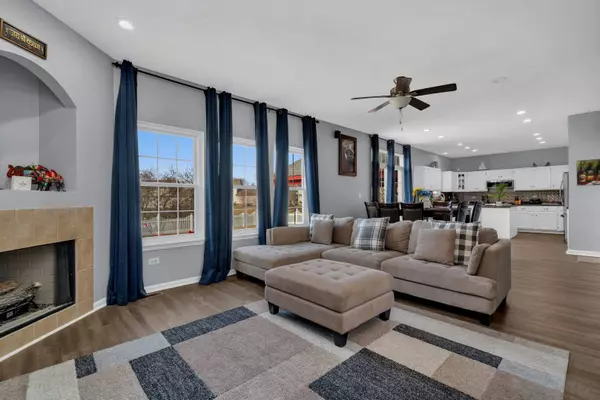 3905 Landings RD, Joliet, IL 60431